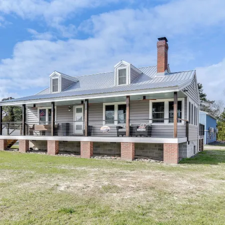 Virginia Retreat w/ Porch & Grill, Near Beaches!