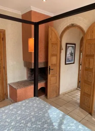 Villa piscine chauffée PV,Clim,3sdb,4ch,Staff disp Отели в г. Бузама