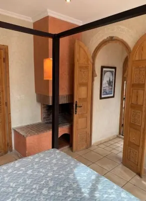 Villa piscine chauffée PV,Clim,3sdb,4ch,Staff disp Hotel a Bouzama