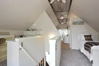 The Fairy Tern, PRIVATE/ONE-OF-A-KIND 4bd/3bth on Tybee's North End