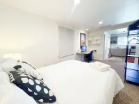 Modern Private Guest House in Seattle 레이크 시티 호텔