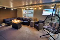 BRAND NEW, COVERED Heated Pool, Baja Ledge, Hot Tub, Large home PS5, WIFI, AC