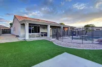 3 bdrm Glendale Home w/ Pool - Holiday bungalows