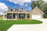 New Home in Tusculum - ALL King Beds! No Cleaning Fees!