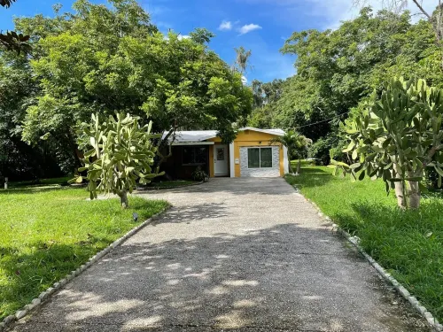 Cozy 3 Bedroom Home near all things Tampa Bay!