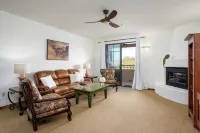 Overlooks Golf Course a 2-bedroom condo in gated community, Carefree - Wi-Fi