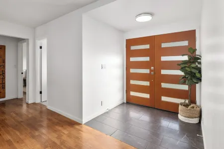 Charming Family-Friendly Home Just Minutes from the Beach!