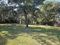 Centrally located  2-bedroom house in pleasant Melbourne / West Melbourne Hotels in West Melbourne