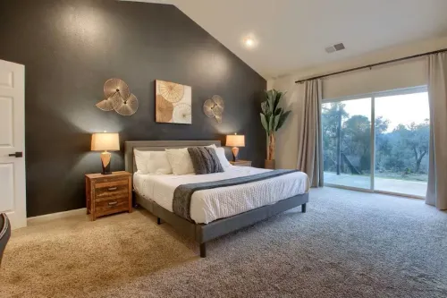 Yosemite Quail Ridge Comforts with WiFi and Hot tub