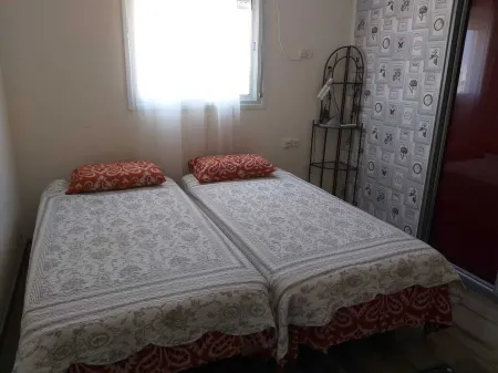 Charming and warm 2 rooms Отели в г. Ашдод