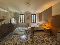 Exceptional house in the center of Narbonne with garden and pool