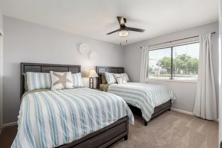 3-bedroom house in lovely Litchfield Park with WiFi, AC close to Golf & Shopping