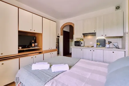 Lake Maggiore - Elegant Apartment with Pool