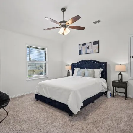 Rooftop Bliss 4br with Crib/office Space, Free parking/AC with WiFi in Mesquite