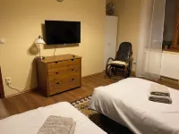 Moderní a útulný apartmán, kompletně vybavený, u lesa, pro 2 osoby s parkováním Hotels in Prague-East District