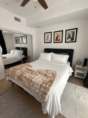 Charming 1-BR Apartment in Koreatown LA W/ Free Parking, Fitness Room, WiFi