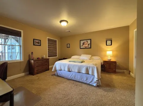 Spacious, Luxurious, and Convenient Happy Valley PSU Getaway