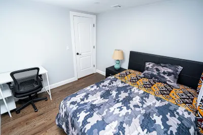 Charming 3-bedroom apartment with WiFi, AC in lovely Leominster Hotels near Doyle Community Park and Center