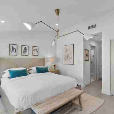 Updated 3-bedroom Townhome at Executive Bay Club resort Rooms