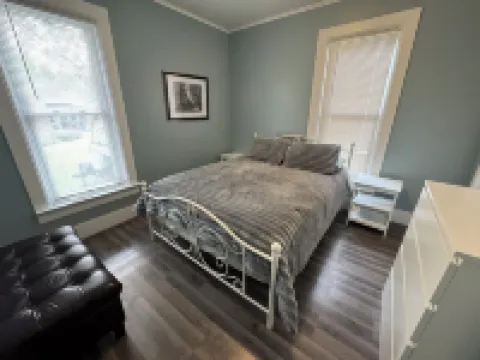 Charming Historic Home with 2 Queen Beds & Backyard in Fulton, IL Hotels in Whiteside County