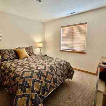 3-bedroom beautiful house in downtown Moab with AC, WiFi, amazing location. Rooms