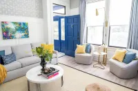 Amazing HGTV Designer King bedrm unit with zero gravity bed and king sofa bed