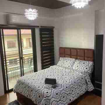 Accessible 3-bedroom apartment with WiFi, AC, heater  near Clark Mabalacat Gate Rooms