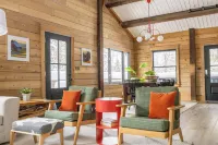 Cozy Pet- & Family-Friendly Chalet Near Stowe Mountain Resort
