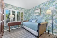 Iona Palms Private Retreat Large Heated Pool by Sanibel and FMB