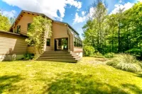 Luxurious country retreat for a family, couple or professional group!