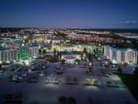 Holiday Inn & Suites OAKVILLE @ BRONTE by IHG Hotels in Oakville