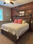Cozy, beautiful, family friendly, 3-bedroom, newly built cabin on Lake Latoka
