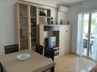 Beachfront apartment (pet friendly) Hotels in Oliva