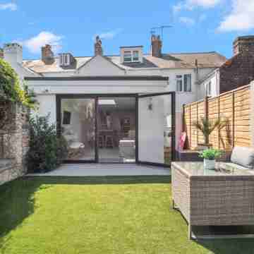 Boutique Harbour Stay- walking distance to Beach Hotel Exterior