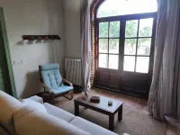 Charming Rural Accommodation Hotel di Corçà