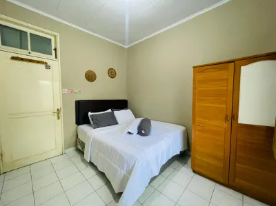 Villa Rdr Lotus by Puncak Go Villas Hotel di Sindangjaya