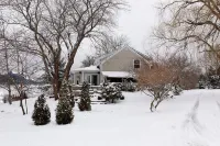 Charming Rustic Farmhouse in NS Wine & Ski Country, the Gaspereau Valley!