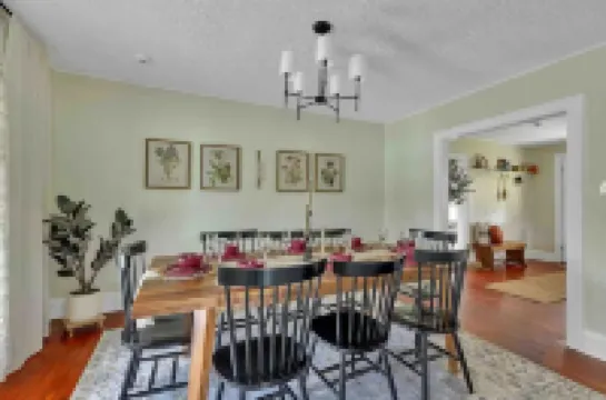 Walk to Downtown! Large Lux Home