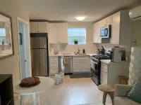 Well-located 1BR cottage with all amenities.