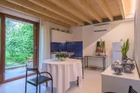 Dependance by the Lake Ground Floor Hotels in Marone