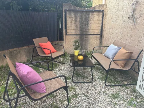 Cosy apartment with garden in Drôme Provençale Hotels in Nyons