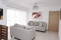 Lovely Cozy Unit in La Vega, RD, Gated community and Parking, Centrally located Hotels in La Vega