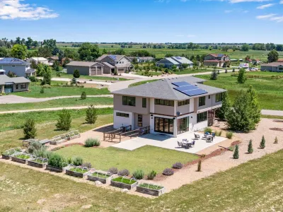 Perfectly Between Boulder - Estes Park! Modern 5-Bedroom House Hotels near Rabbit Mountain Open Space