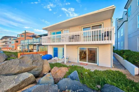 Stunning Oceanfront luxury Townhome