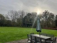 Lodge backed by English legacy Các khách sạn ở Woking