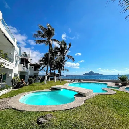 OCEAN VIEW PENTHOUSE WITH TERRACE