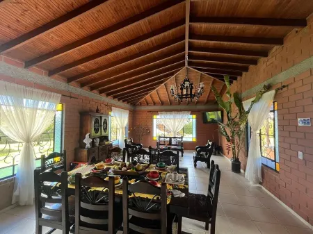 Cerca a filandia, parque del cafe, panca y parque los arrieros