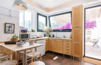 Fantastic House with pool and parking near the center of Begur