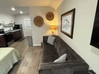 Modern 2 bed cabin 2 miles from Lake Nimrod and within 30 mins of 4 state parks Hotels in Plainview