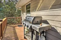 Secluded 'Lavinder Laurel Leaf Cottage' Near Creek - 3-Star